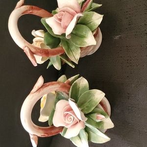 VINTAGE CAPODIMONTE SET OF 2 BASKETS OF FLOWERS. ALMOST PERFECT, HAVE COUPLE CHI